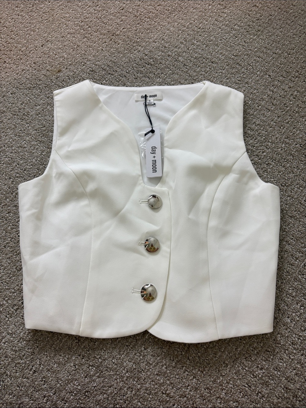 day + moon White Tailored Button Vest. New with tags. Size small .
